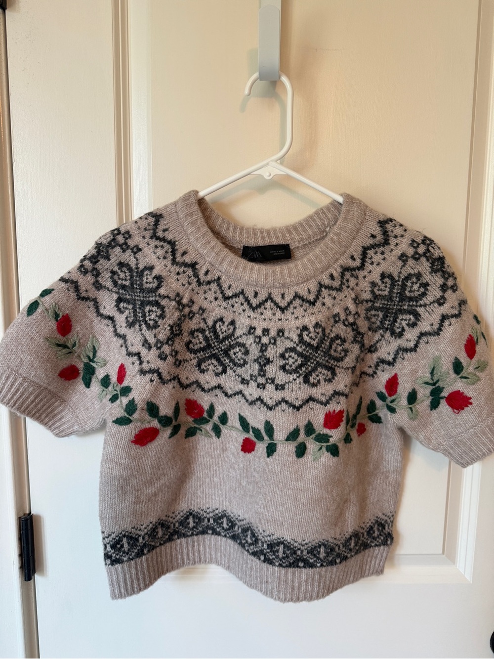Zara Beige Fair Isle Crewneck Sweater with Red Floral Embroidery